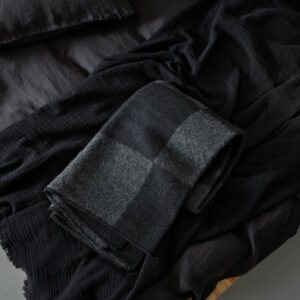 Anno - Ala wool throw, Dark Grey/Black