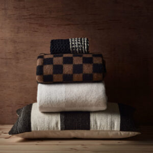 Anno - Arkiivi wool throw, Brown/Black